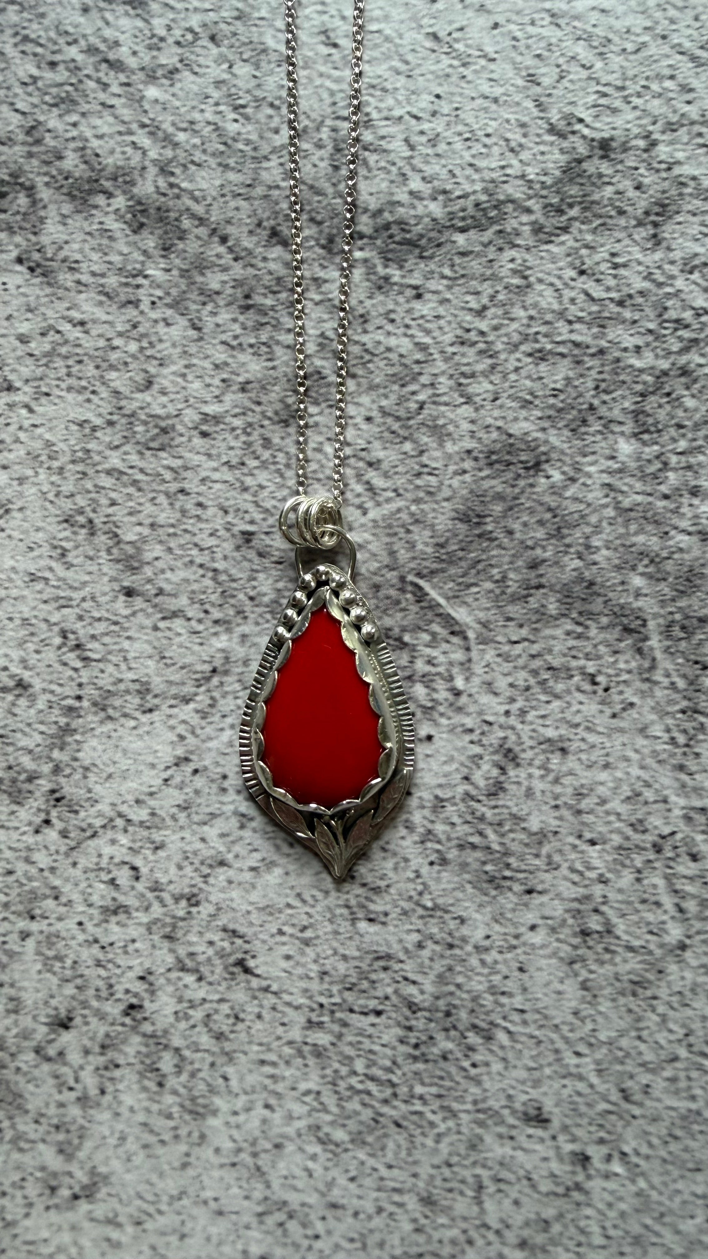 Rosarita drop necklace